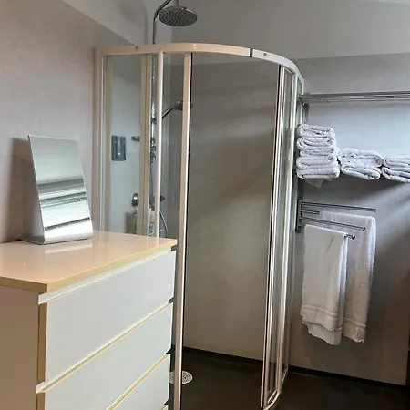 Charming, Spacious Family Near Center 펜션 *