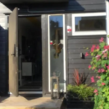 펜션 Charming, Spacious Family Near Center *