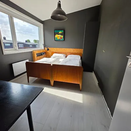 Charming, Spacious Family Near Center 펜션 스타방에르
